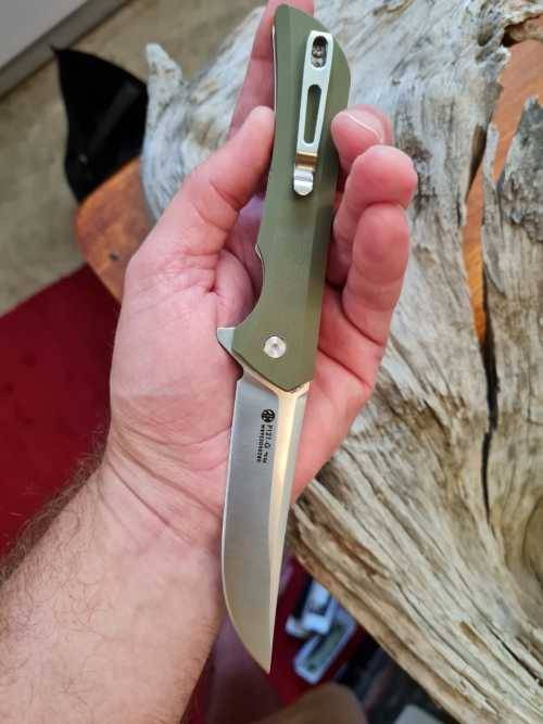 AUCTION: RUIKE Knive
