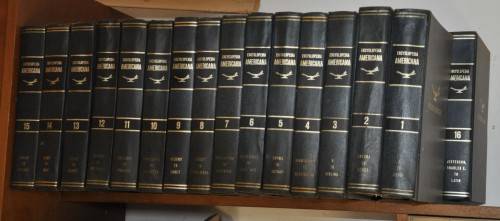 ENCYCLOPEDIA AMERICANA - 30 volumes, printed 1971 - Bibliographical Collectible - PICK UP ONLY