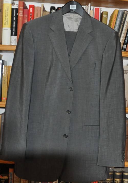 HUGO BOSS SUIT - consisting of trousers, vest and jacket - MOHAIR WOOL - free coat hook and cover