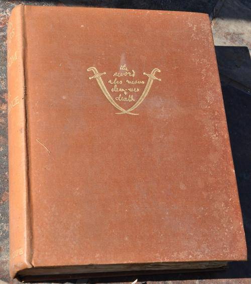 THE SEVEN PILLARS OF WISDOM by T.E. Lawrence (1935)