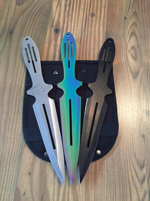 Tri Colour Throwing Knifes With Pouch