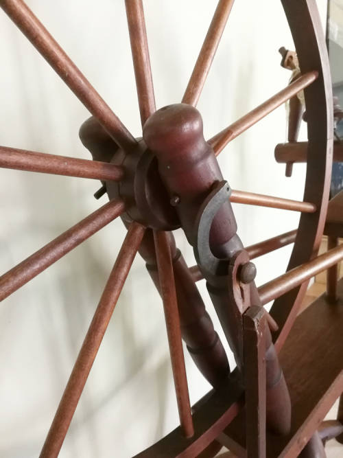 Antique spinning wheel