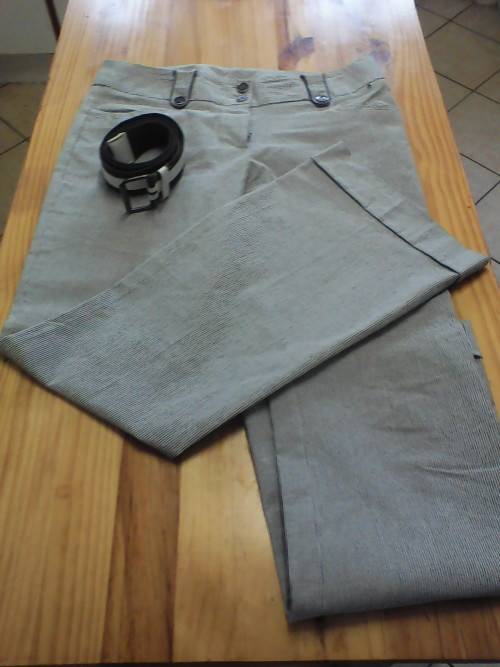 PRETTY GREY AND WHITE PANTS WITH BELT (SIZE 36 'TRUWORTHS)