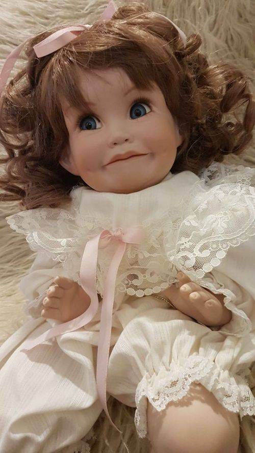 Charming Manuela - Highly Collectable 48cm Vintage Designer Porcelain Doll (DMG)