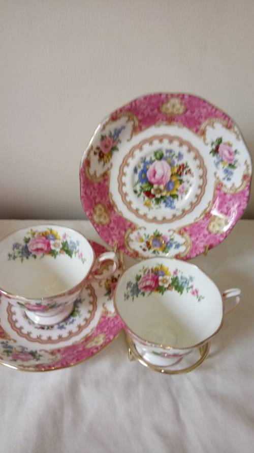 ROYAL ALBERT - LADY CARLYLE DEMITASSE COFFEE