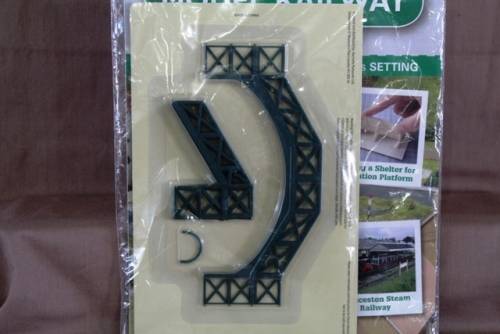 Train   - Build Your Own Model Railway Village And Track set no 32