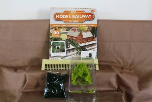 Train   - Build Your Own Model Railway Village And Track set no 39