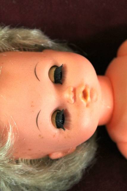 Toys - Doll +- 25cm / Blond eyes opens and close Rubber