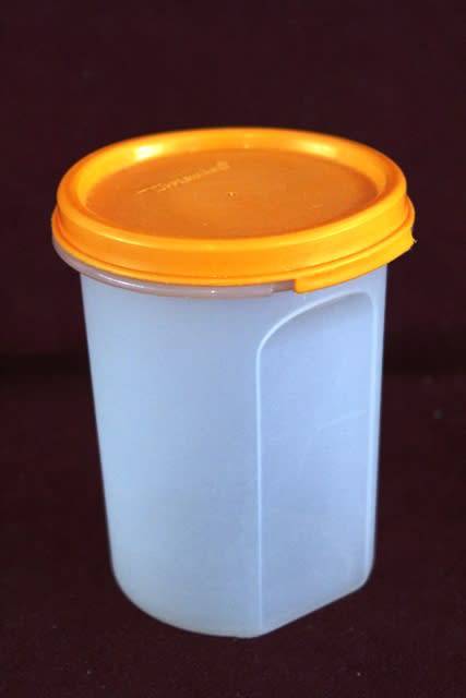 Tupperware 3 Cannisters  /12cm x9cm / 199x6cm / 18.5cmx13.5x6cm
