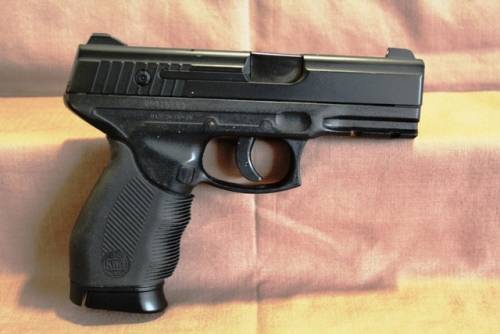 KWC Air Gun - non blowback 4.5 mm (BB gun) with Leg holster