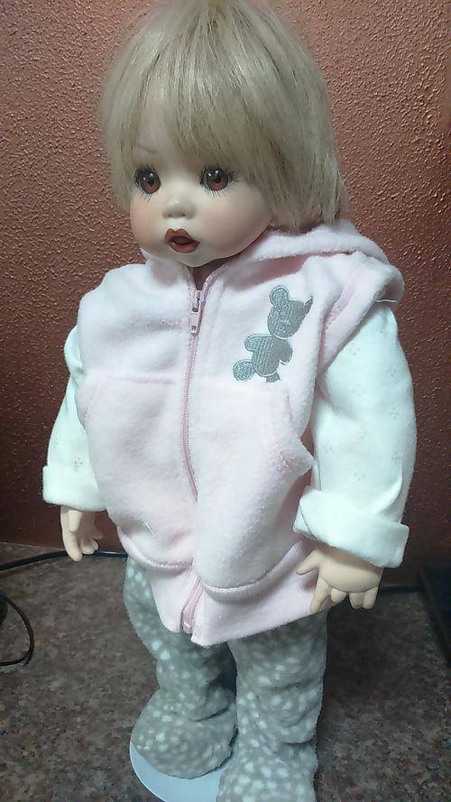 47 cm Porcelain doll with stand
