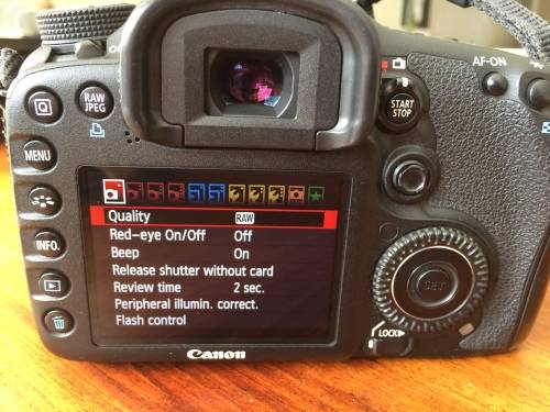 Canon EOS 7D 18MP PROFESSIONAL Digital SLR Camera (BODY)