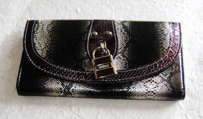 Brand New - Stunning Ladies Guess Purse -