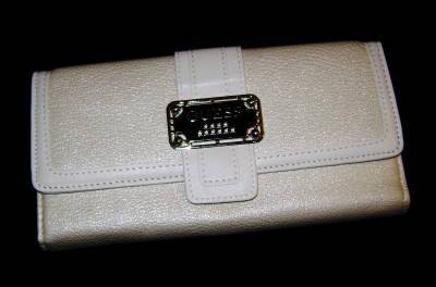 Brand New - Stunning Ladies Guess Purse -