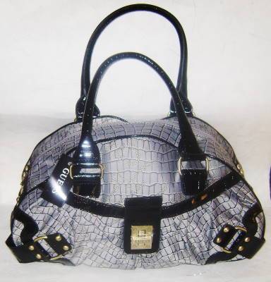 ( Woza Weekend )Stunning and Brand New - Ladies Guess Bag