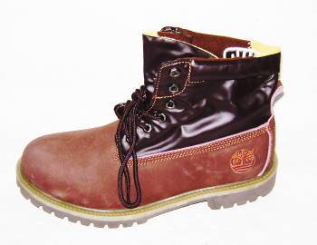 R1999( Size 9 ) CRAZY TIMBERLAND CLASSIC BOOTS AUCTION  - Brand New