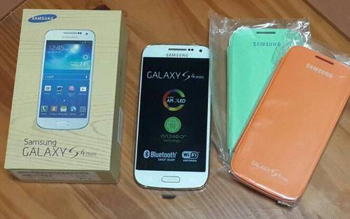 ORIGINAL Samsung S4 Mini White Frost + 2 Flip covers