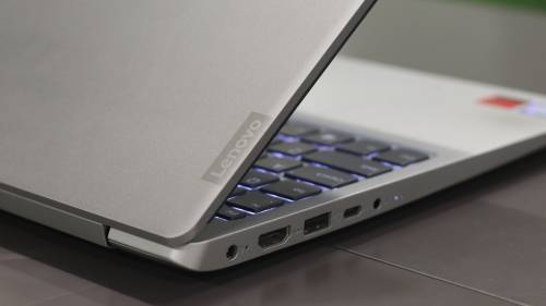 Lenovo Ideapad 330 - Intel(R) Core(TM) i3-8130U CPU @ 2.20GHz - 4GB RAM - 1TB - Like New