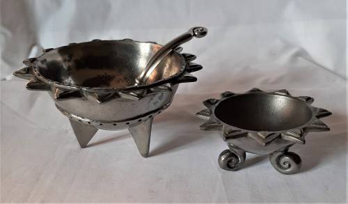 Rare and unusual Carrol Boyes star rimmed round bowls on feet, one with spoon WOW!!!