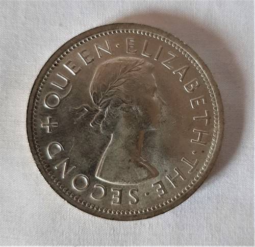 Genuine Southern Rhodesia 1953 Rhodes Centenary 5` Crown in original case VALUABLE!!