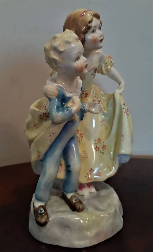 Royal Worcester Figure The Sister by Frieda Doughty Model #3149 No damages or repairs!