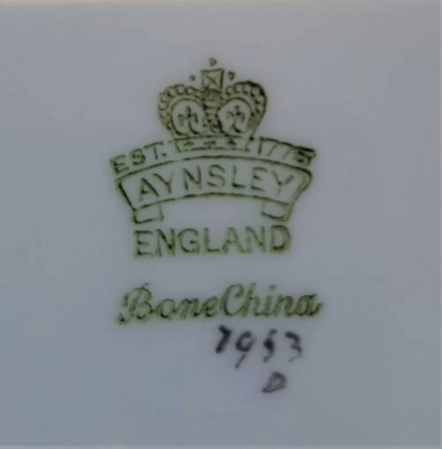 Quite a Rare Cabinet Plate, Vintage large fully hand decorated gilding and painted flowers, signed!