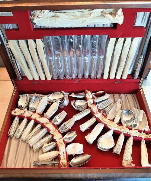 AMAZING~Rare 1960s Retro standing VINERS Cultlery cabinet, cutlery still in paper, never used!!!