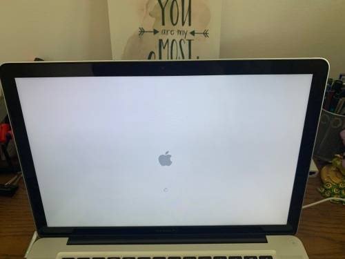 Macbook Pro Early 2011 Core i7, 4gb RAM, 500gb HDD - Faulty!