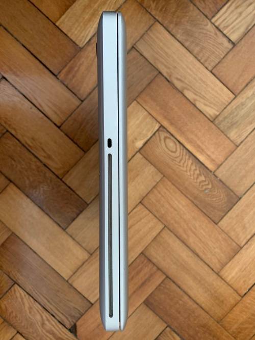 Macbook Pro Early 2011 Core i7, 4gb RAM, 500gb HDD - Faulty!