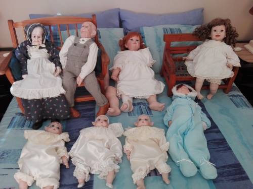 STUNNING PORCELAIN DOLL COLLECTION * BID FROM R1 FOR THE LOT *