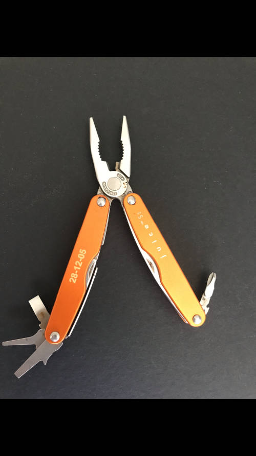 `Leatherman Juice S2 with leather POUCH,,,RARE FIND!!!