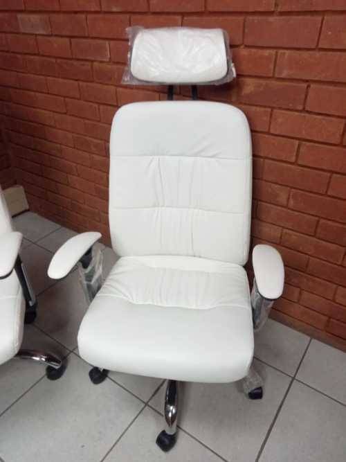 Comfortable PU Leather Office Chair (Choose between Black, Brown and White)