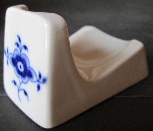 Royal Copenhagen Porcelain Smoking Pipe Stand Rest #5077