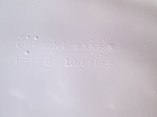 Corning Ware French White (Ribbed) Round Deep Dish with Lid F-5-B 1.6 Litre