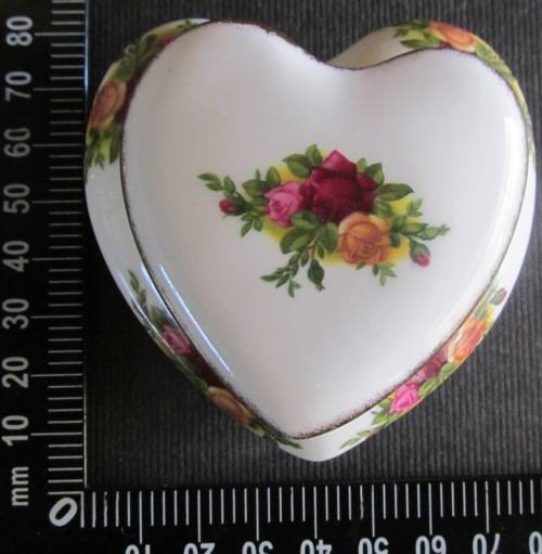 Royal Albert Small Heart Shaped Lidded Trinket Dish 'Old Country Roses'