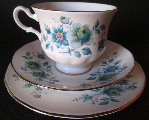 Queen Anne Trio Pattern 8500