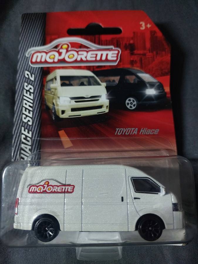 TOYOTA HIACE