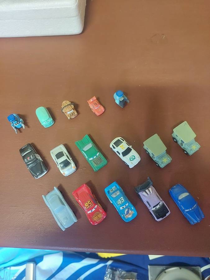 PIXAR CARS MINI MODELS (16 CARS)