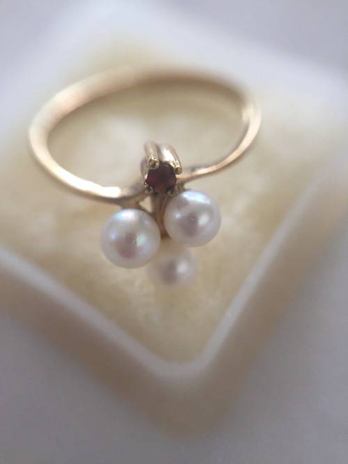 9 ct gold pearl and ruby ring