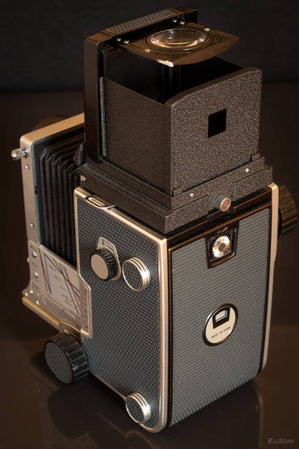 Mamiya C220 Professional