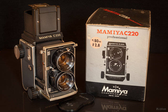 Mamiya C220 Professional