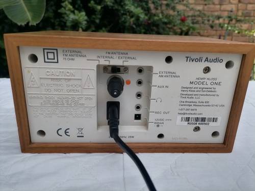 HIGH QUALITY - Tivoli Audio model One Am/ Fm Table Radio, Classic/ Walnut, 2.4 Lb - 100% WORKING