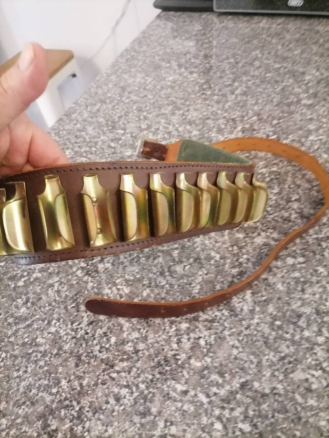 26 Shotgun Shell holder Original Leather Belt - AMAZING - 156 cm in Length - 25 Ajustment holes
