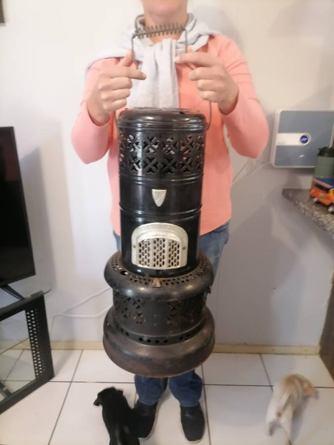 Antique Vintage Portable Black Valor Kerosene Oil Heater 525-T, England