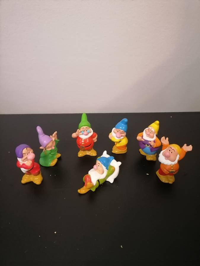 Vintage Walt Disney Productions the 7 Dwarfs Figurines - AMAZING CONDITION