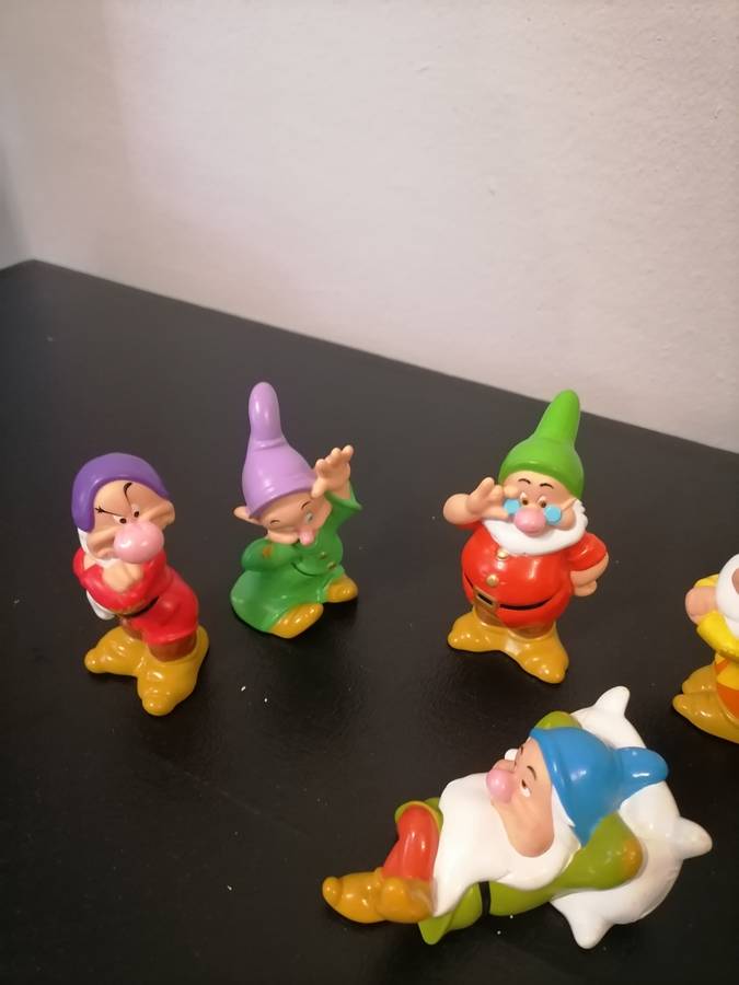 Vintage Walt Disney Productions the 7 Dwarfs Figurines - AMAZING CONDITION