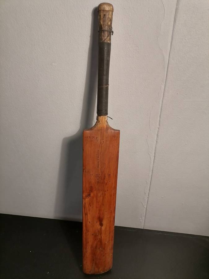 Vintage - Richard Nelson specially selected cricket bat made in Pakistan - AMAZING CONDITION