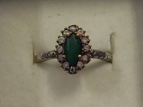 BEAUTIFUL GOLD AND SILVER LADIES DRESS RING.