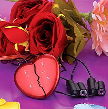 Valentines Day Lovers MP3 Player Set -  A Perfect Gift For Your Sweetheart!