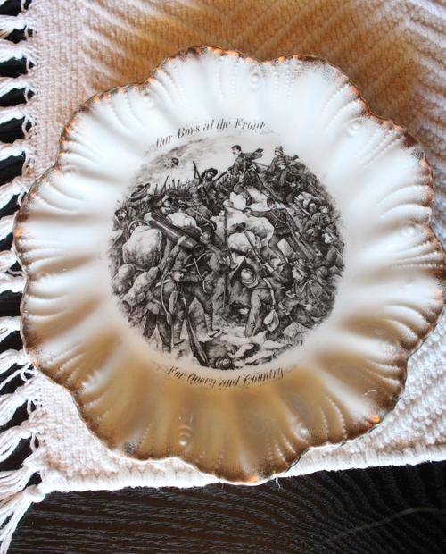 BOER WAR COMMEMORATIVE PLATE - FOR QUEEN AND COUNTRY